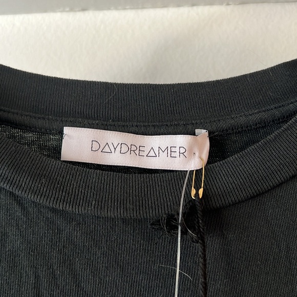 Daydreamer Def Leppard tee. XS. NWT. - Picture 2 of 4